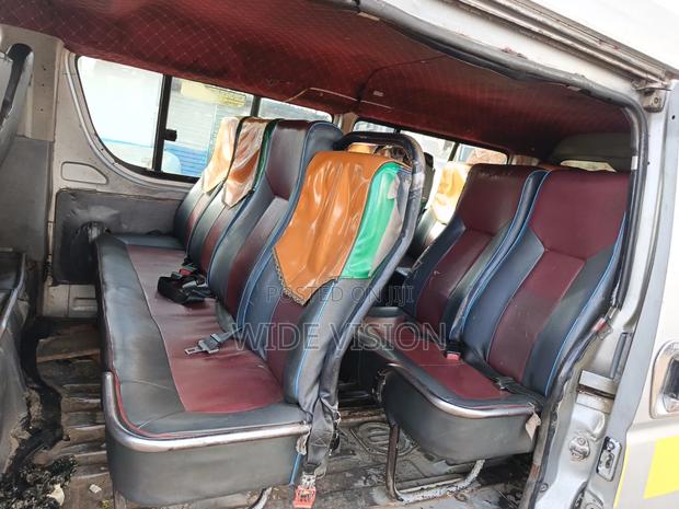 Toyota Grand HiAce 2002 White