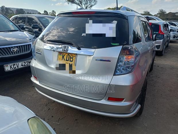 Honda Fit Shuttle 1.5 2WD 2014 Silver