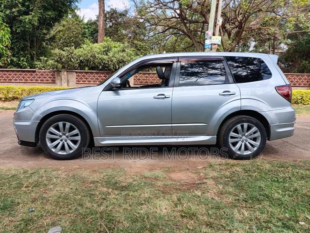 Subaru Forester 2011 Silver
