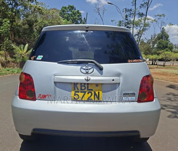Toyota IST 2005 Silver