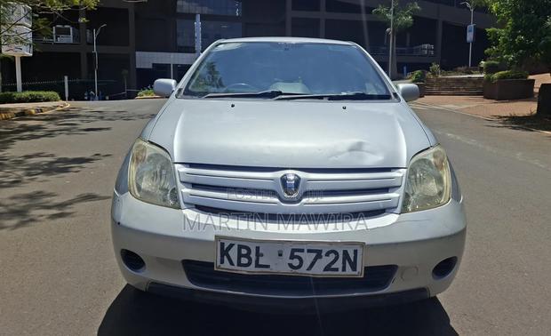 Toyota IST 2005 Silver