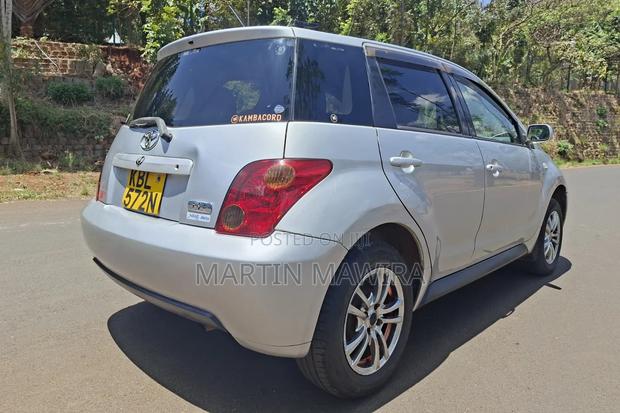 Toyota IST 2005 Silver