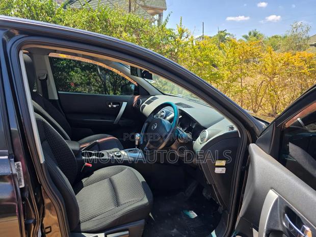 Nissan Dualis 2011 Black