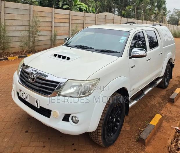 Toyota Hilux 2016 Ivory