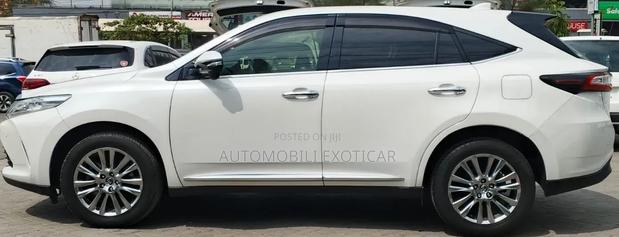Toyota Harrier 2.0 2019 Off white