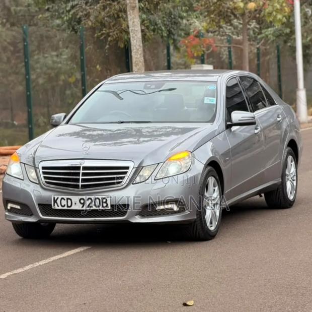 Mercedes-Benz C200 2010 Silver