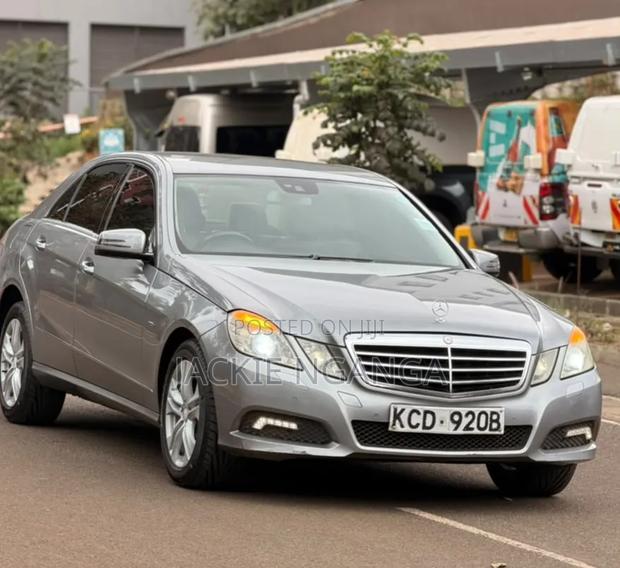 Mercedes-Benz C200 2010 Silver