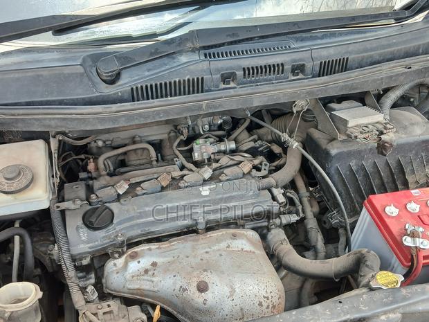 Toyota Noah 2.0 FWD (8 Seater) 2002 Black