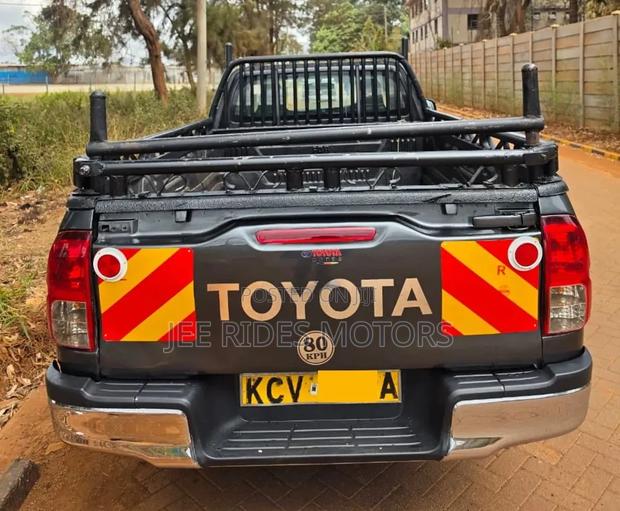 Toyota Hilux 2019 Green