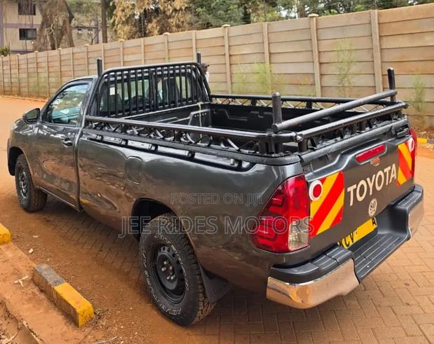 Toyota Hilux 2019 Green