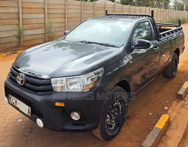 Toyota Hilux 2019 Green