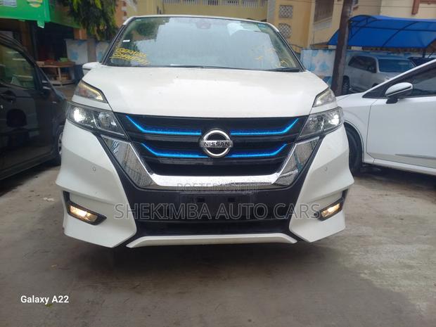 Nissan 100 2020 White