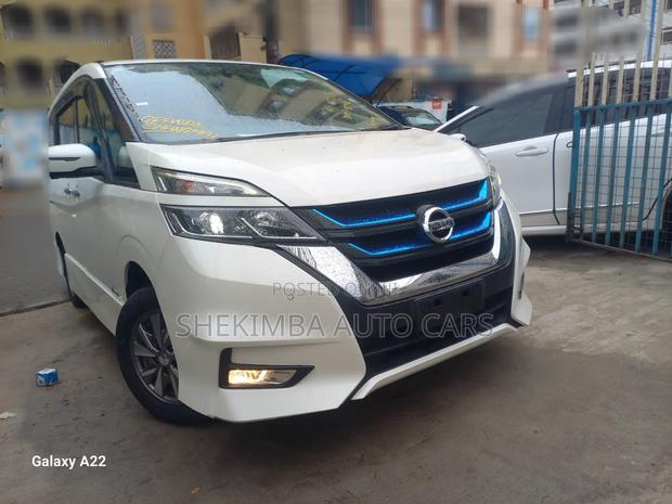 Nissan 100 2020 White