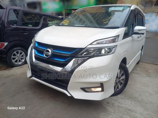 Nissan 100 2020 White