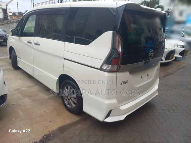 Nissan 100 2020 White