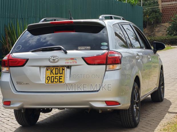 Toyota Voxy 2015 Silver