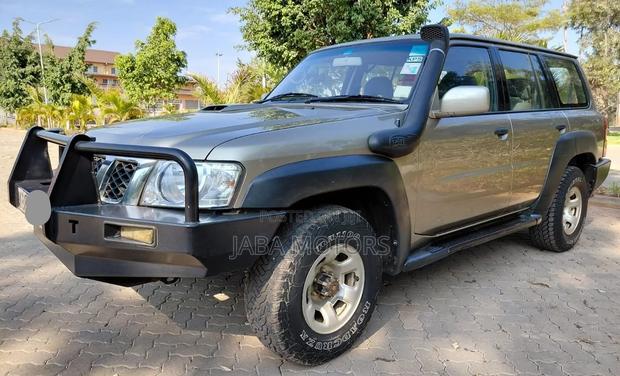 Nissan Patrol 2002 Gray