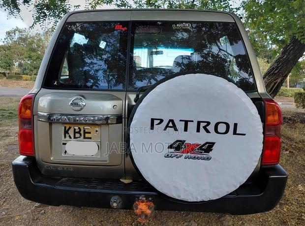 Nissan Patrol 2002 Gray