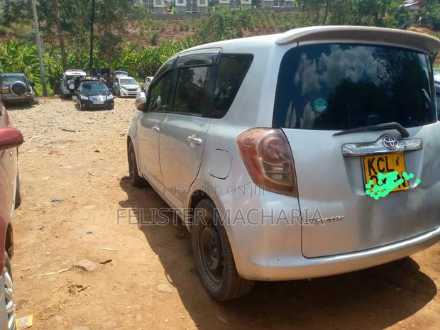 Toyota Ractis 2011 Silver