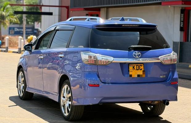 Toyota Wish 2014 Blue