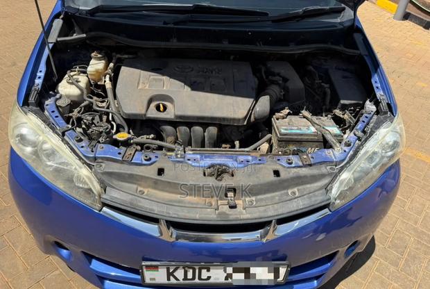 Toyota Wish 2014 Blue