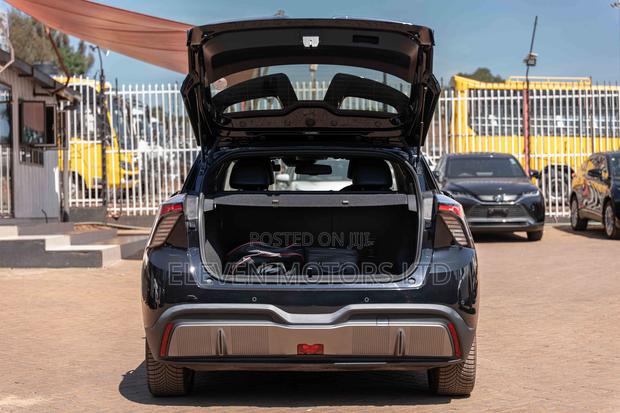 MG MG4 EV 2023 Black