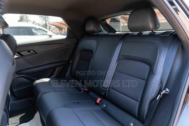 MG MG4 EV 2023 Black