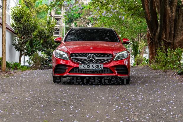 Mercedes-Benz C200 2019 Maroon