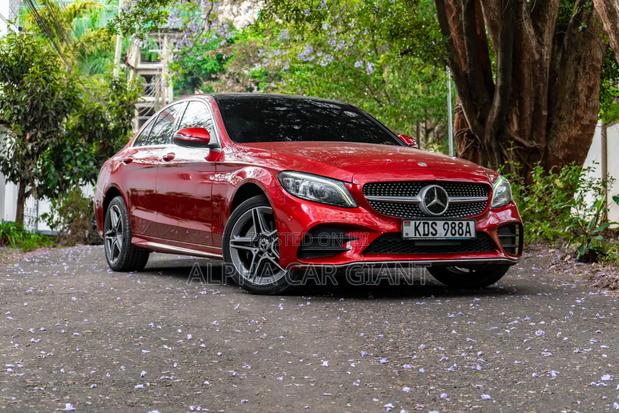 Mercedes-Benz C200 2019 Maroon