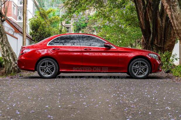 Mercedes-Benz C200 2019 Maroon