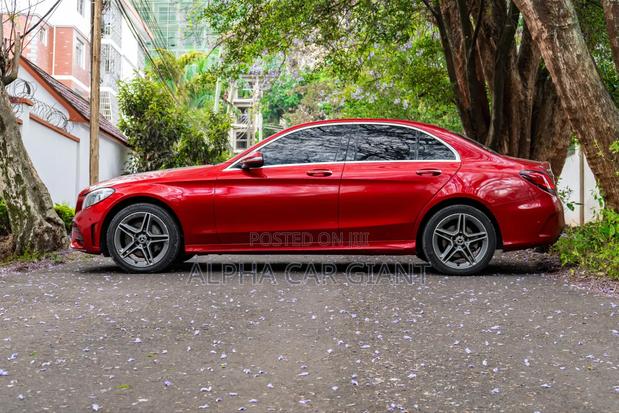 Mercedes-Benz C200 2019 Maroon