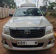 Toyota Hilux 2013 Gold for sale