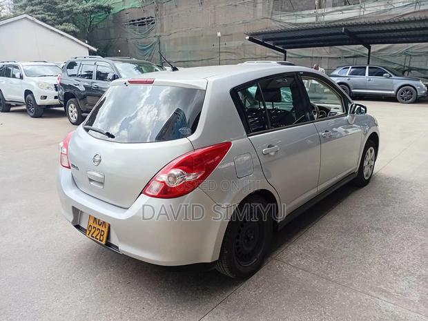 Nissan Tiida 2009 Silver