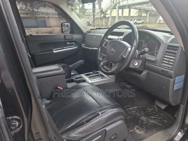 Jeep Cherokee 2010 Black