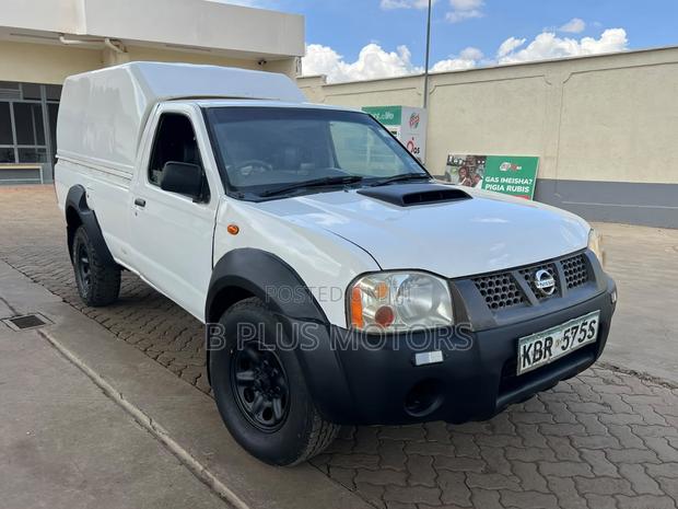 Nissan Hardbody 2000i 2006 White