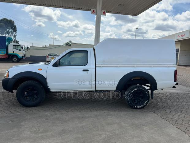 Nissan Hardbody 2000i 2006 White