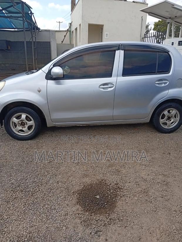 Toyota Passo 2012 Silver