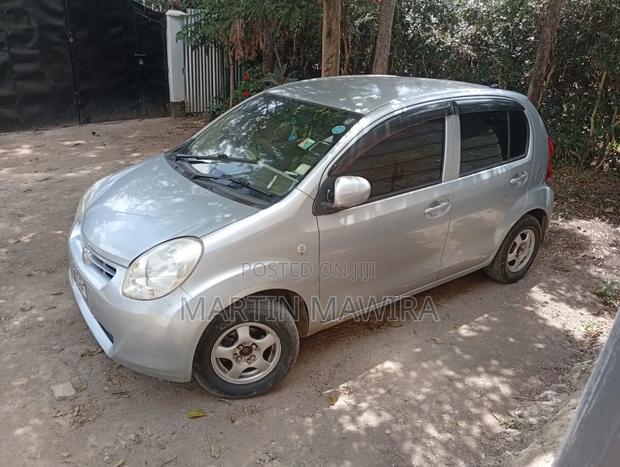 Toyota Passo 2012 Silver