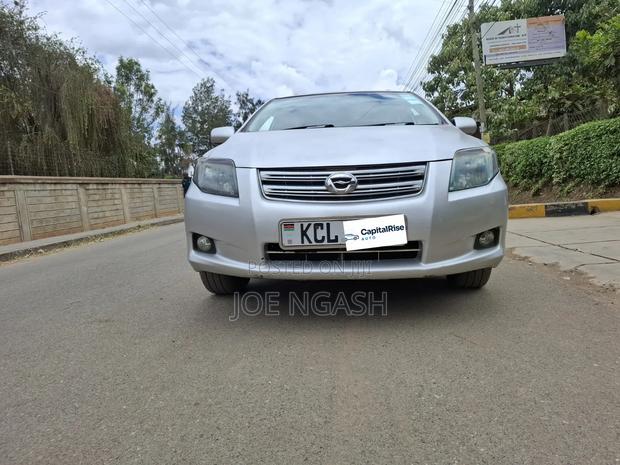 Toyota Corolla Fielder 1.5 Petrol FWD 2011 Silver