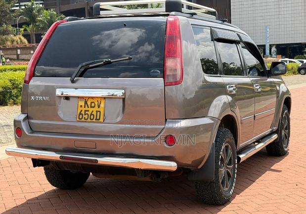 Nissan X-Trail 2.0 2007 Brown