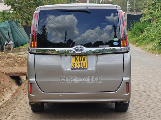 Toyota Noah 2019 Gray