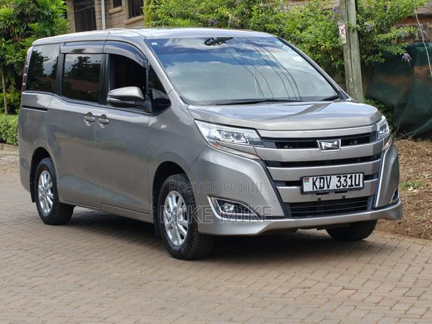 Toyota Noah 2019 Gray