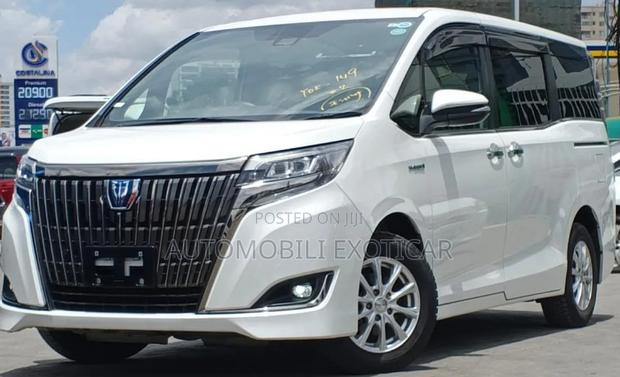 Toyota Esquire 1.8 FWD Hybrid (7 seater) 2019 Pearl