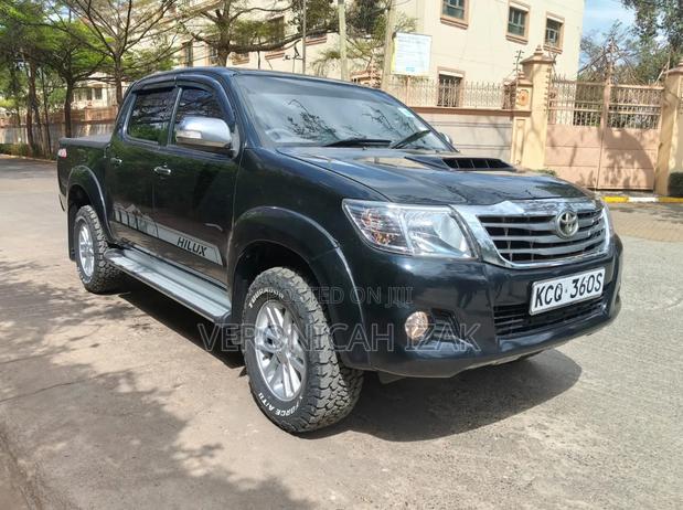 Toyota Hilux 2011 Black