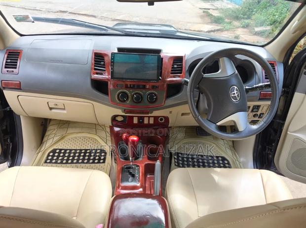 Toyota Hilux 2011 Black