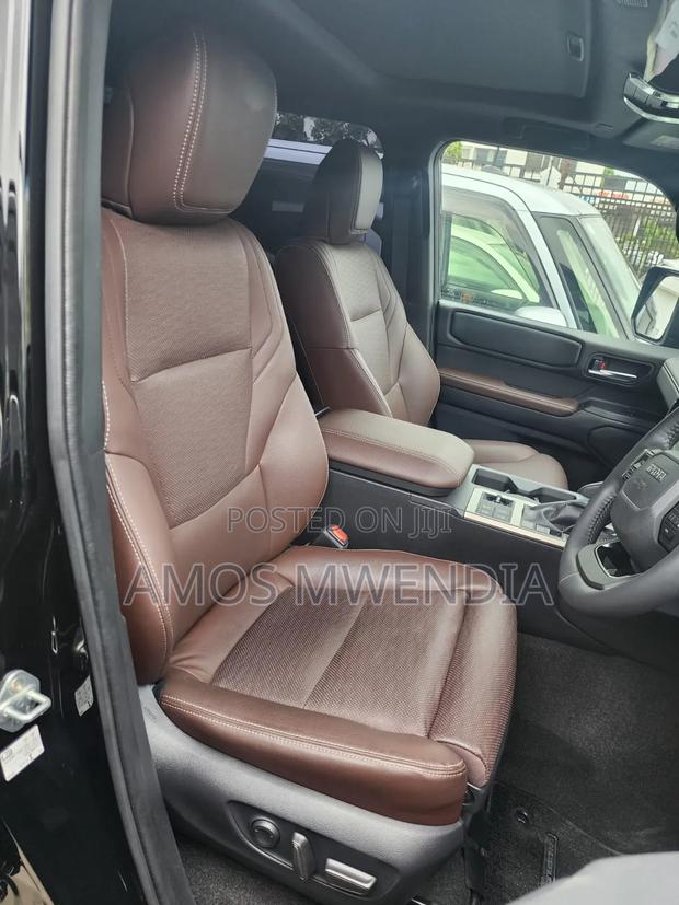 Toyota Land Cruiser Prado 2024 Matt Black