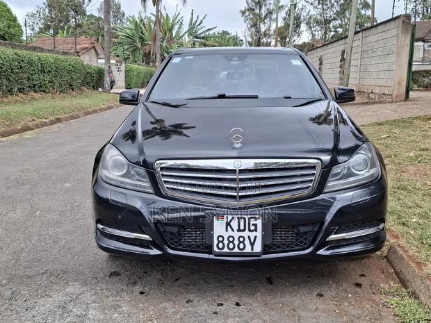 Mercedes-Benz C200 2014 Black