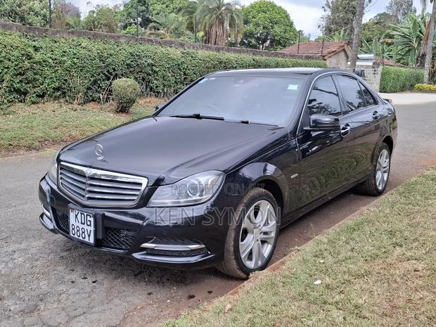 Mercedes-Benz C200 2014 Black
