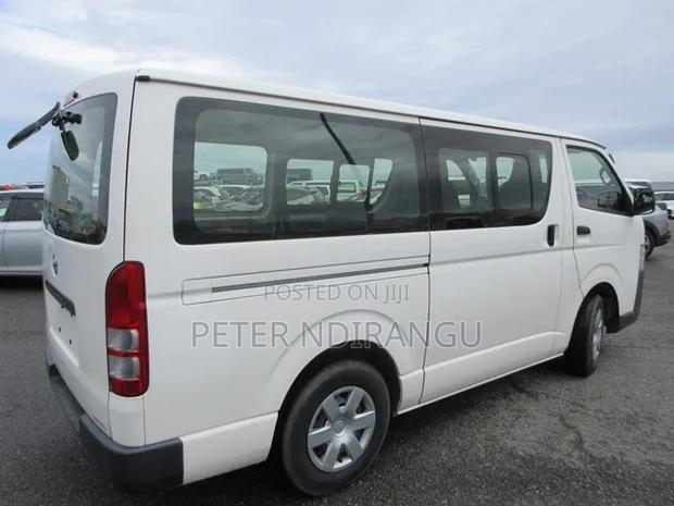 Toyota Grand HiAce Limited 3.0 Diesel Turbo RWD 8-Seater 2002 White