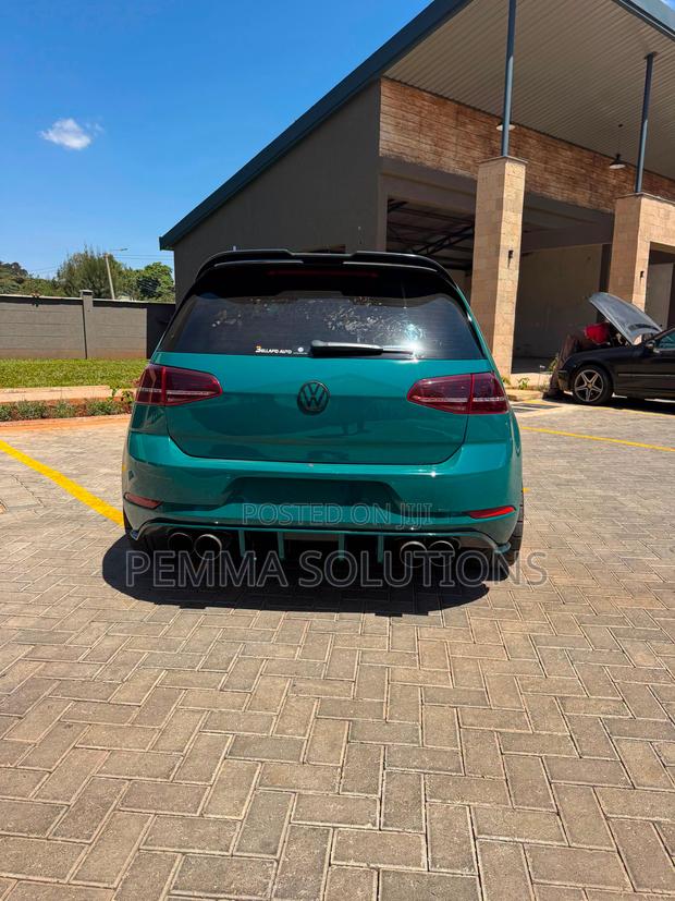 Volkswagen Golf R 4-Door 2016 Green